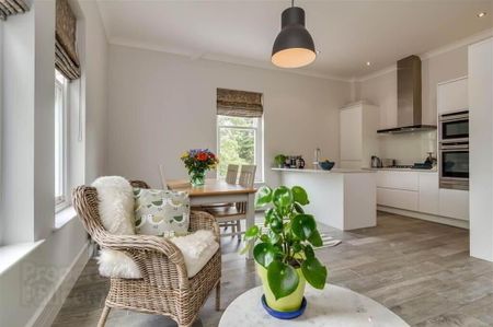 Apartment 2 83 Myrtlefield Park, Belfast, BT9 6NG - Photo 5