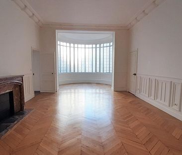 location Appartement F5 DE 237.9m² À PARIS - Photo 2