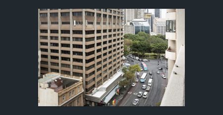 Long views + balcony + parking - Photo 5