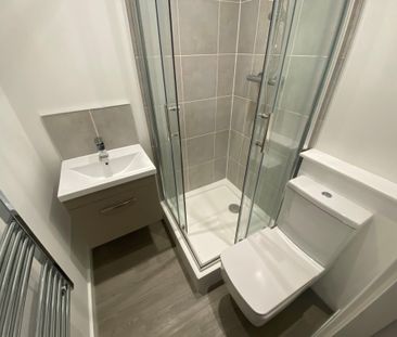 Kirkstall Road, Leeds - Photo 3