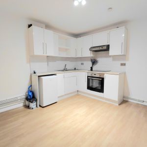 Salisbury Road, Barnet, EN5 4JL - Photo 2