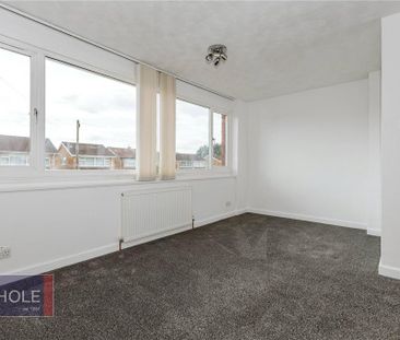 3 bedroom link detached house to rent - Photo 3