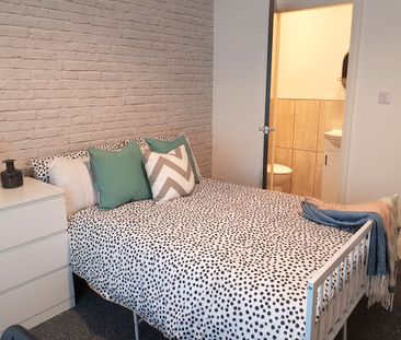 Esher Road, Liverpool. - Photo 4