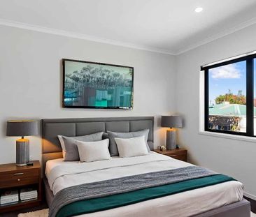 Stunning Modern Townhouse - Photo 2