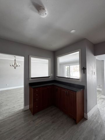 For Lease - 49 Doncaster Drive Unit# Upper, Brampton, Ontario - Photo 2