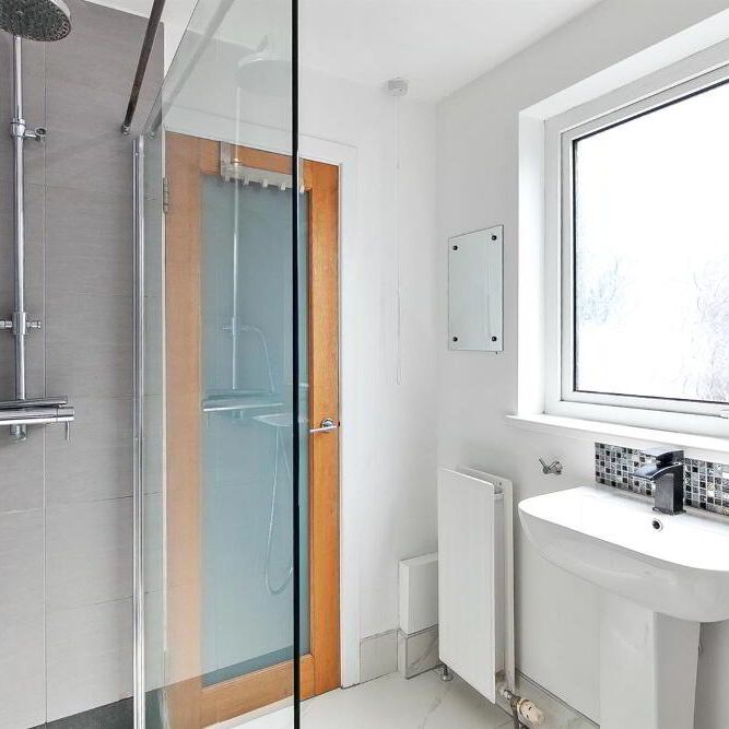 20 Lichfield Avenue, Belfast, BT5 5JQ - Photo 1