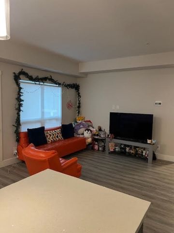 Courtyard view at SoHo Kelowna! - Photo 2