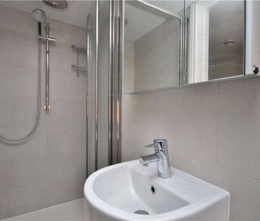 Portsmouth Road, Guildford, Surrey, GU2 4DU - Photo 6