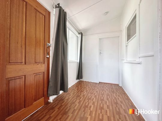 Neat & Tidy Family home in Blacktown CBD! - Photo 1