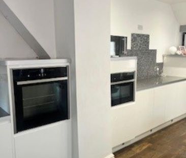 4 bedroom terraced house to rent - Photo 4