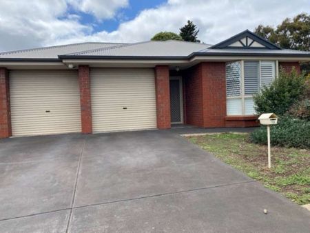 Perfect Home in Perfect Location&excl;&excl; - Photo 4