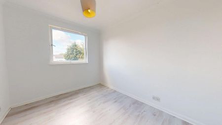 5 bedroom semi-detached house to rent - Photo 3