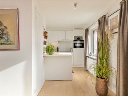 Mooi appartement met groot terras op rustige ligging. - Photo 2