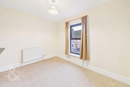 3 bedroom terraced house to rent - Photo 5