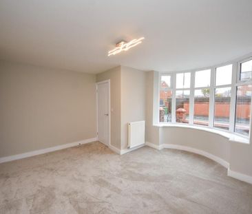 3 bedroom end of terrace house to rent - Photo 2