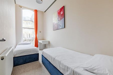 3 bedroom flat to rent - Photo 3