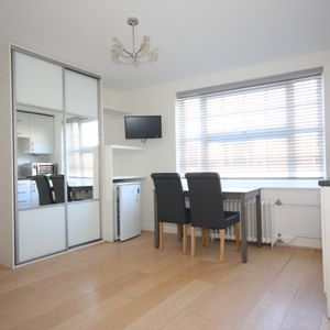 Eastgate House, Guildford - Photo 3