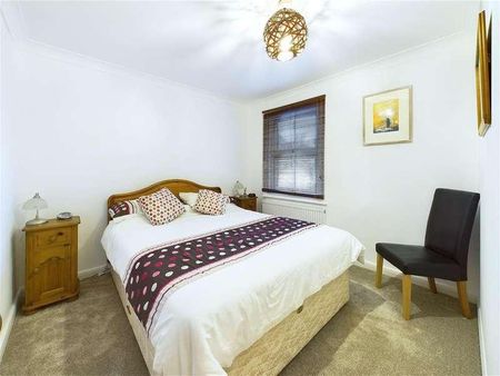 Cambridge Road, Walton-on-thames, KT12 - Photo 4