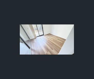 Centrally Located 2 Bedroom, 2 Bathroom Apartment- - Photo 5