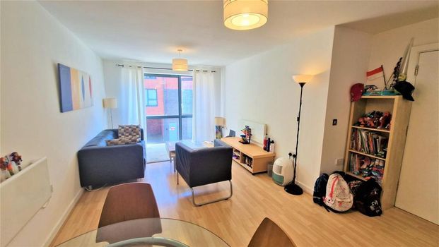 2 bedroom flat to rent - Photo 1