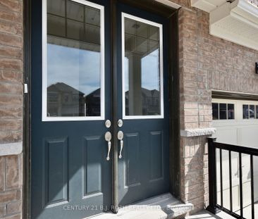 Detached Home For Lease | S8144846 - Photo 4