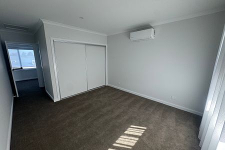 BRAND NEW 2 BEDROOM TOWNHOUSE - Photo 5