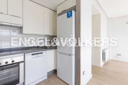 Apartamento de alquiler en Calle de Aguarón, Valdemarín - Photo 3