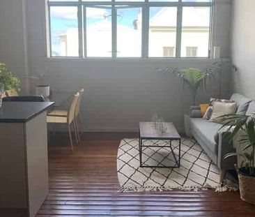 FUNKY NEW YORK STYLE APARTMENT IN A BEAUTIFUL BUILDING ON K-ROAD! - Photo 2