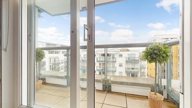 2 bedroom flat to rent - Photo 1