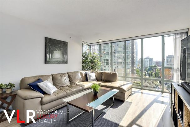 Condo in Downtown Vancouver, BC - Photo 1