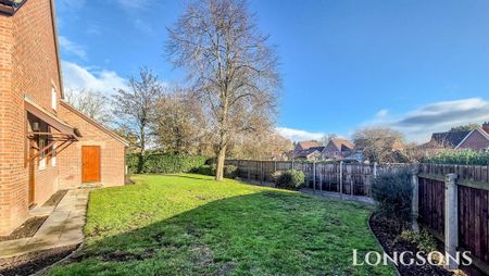 4 bedroom detached house to rent - Photo 2