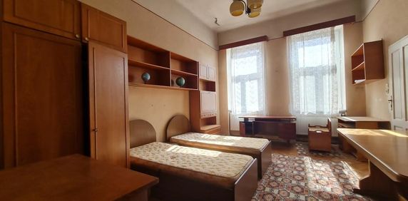 Apartament de inchiriat cu 4 camere, zona centrala, Oradea - Fotografie 2