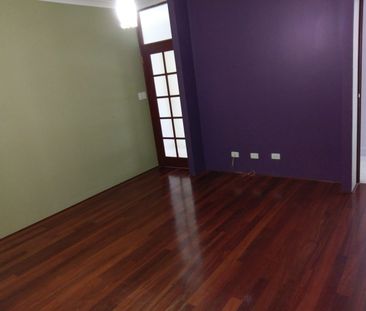 Well positioned large family home - Photo 4