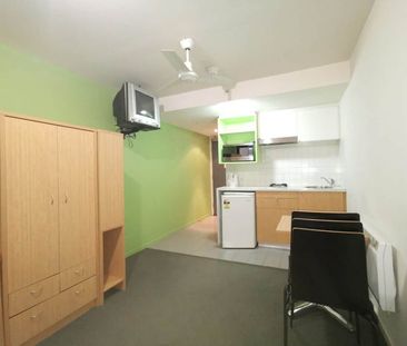 Furnished Studio Apartment Opposite Flinders Street Station! - Photo 1