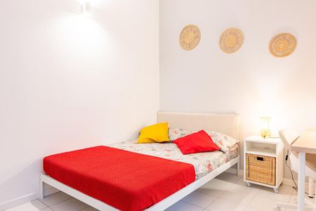 Via Assietta, Milan, Lombardy 20161 - Photo 2