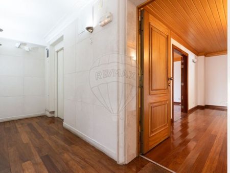 2 room luxury Apartment for rent in Cascais, Portugal - Photo 5