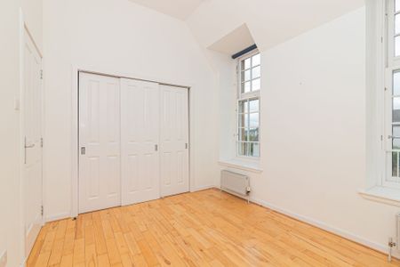 2/2, 101 Parklands Oval - Photo 5