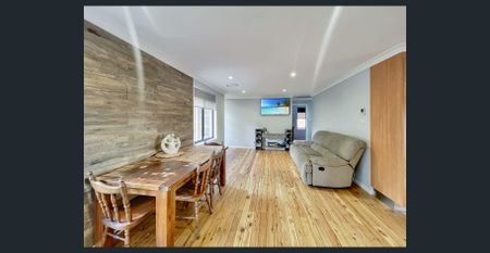 Charming Three-Bedroom Home in Convenient Orange Location - Photo 3