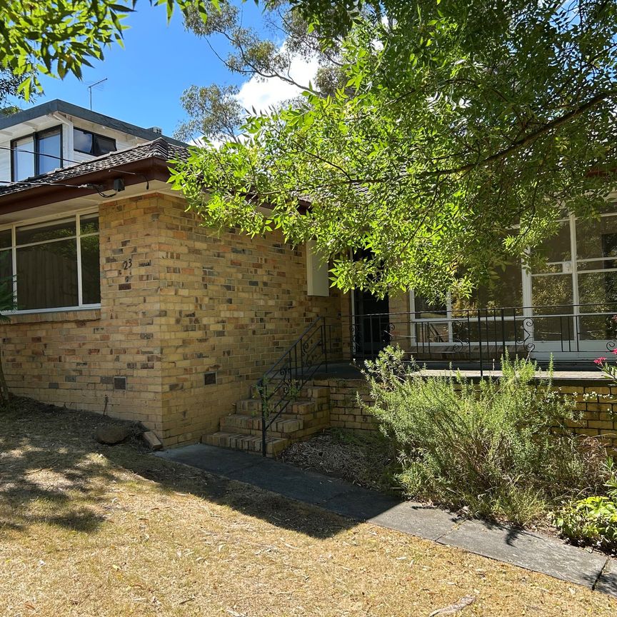 Charming 3-Bedroom Home in Prime Templestowe Lower Location - Photo 1