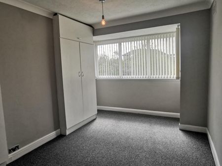 Goldthorne Avenue - Photo 2