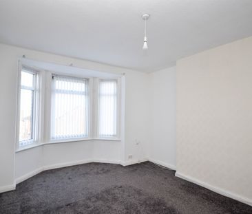 3 bed flat to rent in Dean Road, South Shields, NE33 - Photo 1