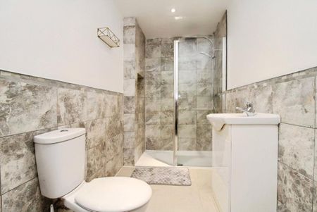 1 bedroom in a house share to rent - Photo 5