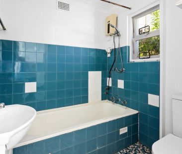 Light-Filled Two-Bedroom Home in a Convenient, Quiet Location - Photo 1