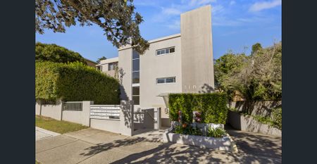 FURNISHED APARTMENT + MODERN BUILDING + BALCONY + AIR-CONDITIONING + LOCK UP GARAGE - Photo 4