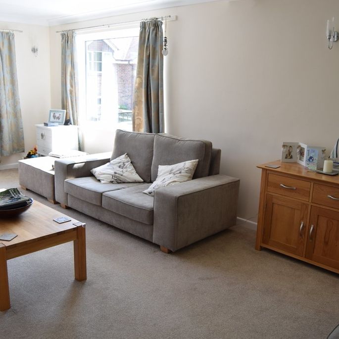 Jennys Lane, Lytchett Matravers, Poole - Photo 1