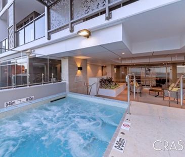 Spacious Inner-City Zenith Apartment - Photo 5