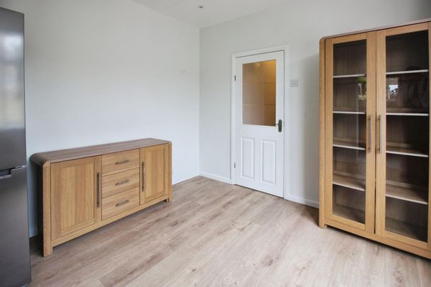 3 bedroom House To Let Total Size: 1194 SQ FT - Photo 1
