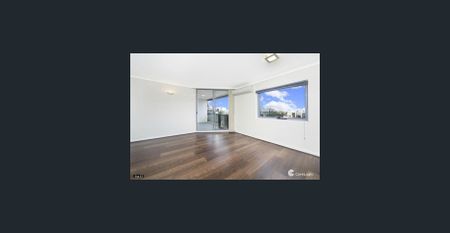 Prime Location! - Photo 2