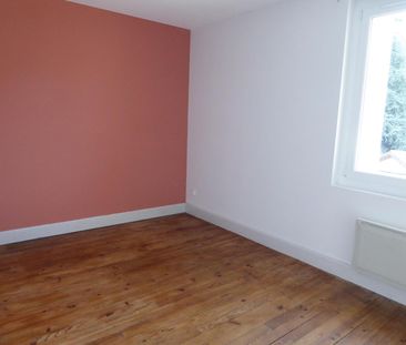 Location Appartement 4 pièces 78m² VALS LES BAINS 07600 - Photo 4