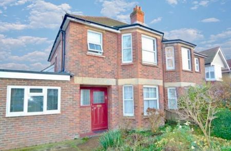 5 bedroom semi-detached house to rent - Photo 2